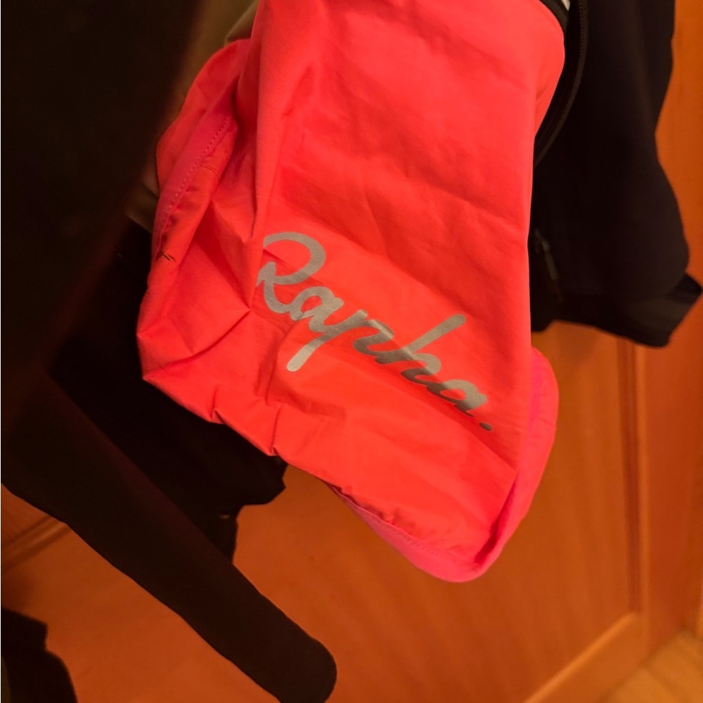 Rapha Core Rainjacket - Picture 3 of 11